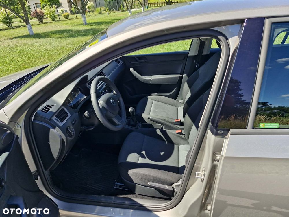 Skoda RAPID 1.2 TSI Ambition - 18
