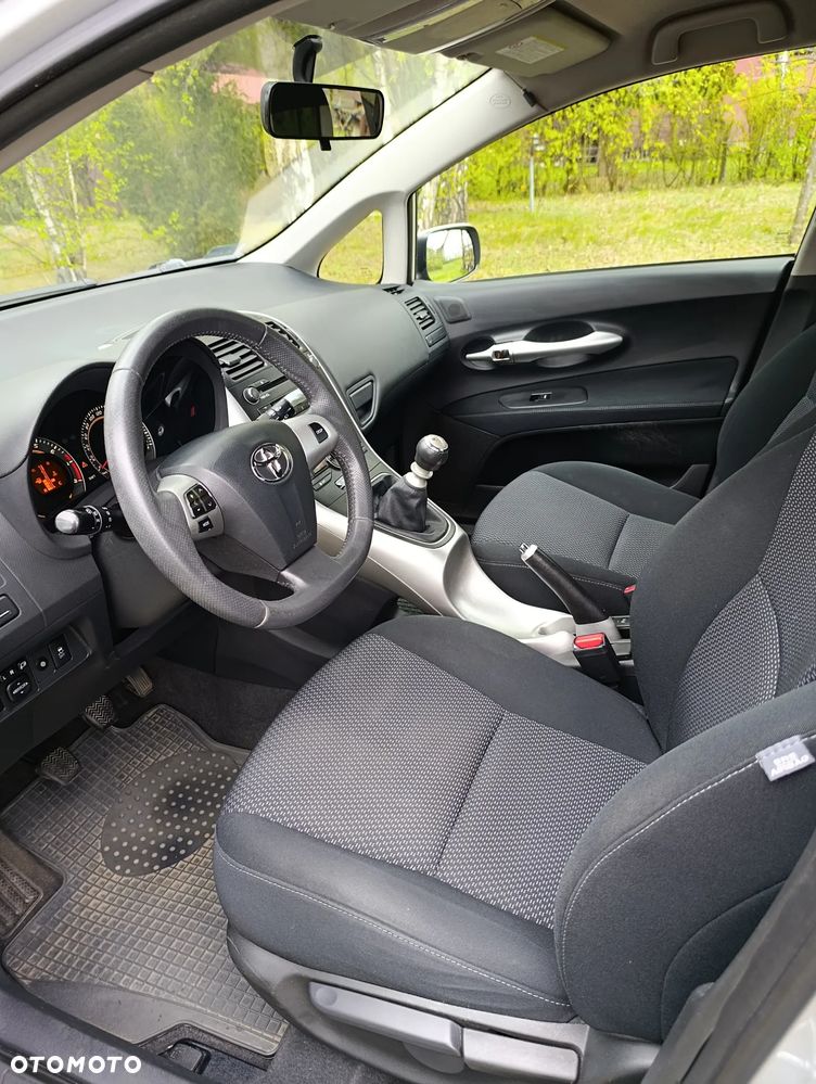 Toyota Auris 1.6 Premium - 10