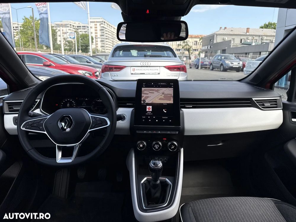 Renault Clio - 10