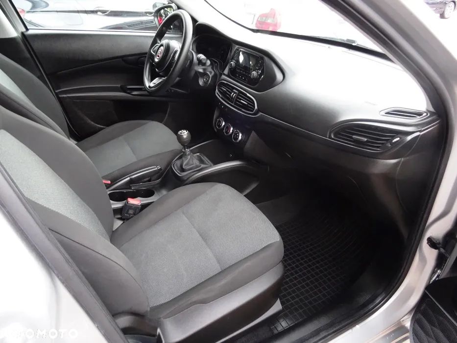 Fiat Tipo 1.4 16v Easy - 10