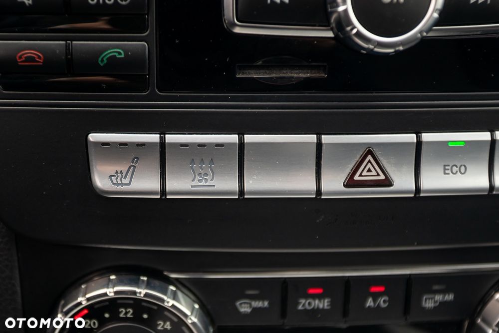 Mercedes-Benz Klasa C 180 (BlueEFFICIENCY) Avantgarde - 28