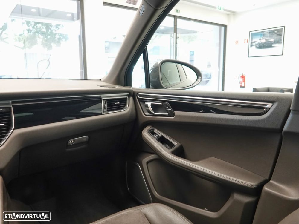 Porsche Macan S - 29