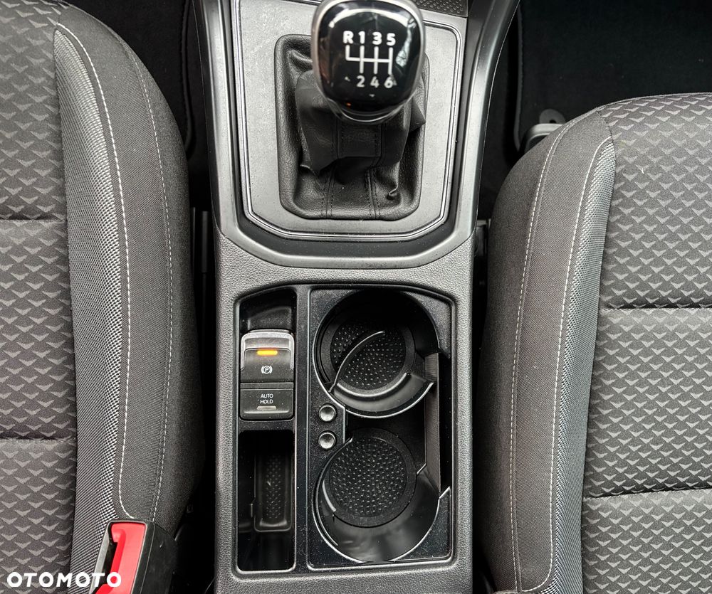 Volkswagen Touran - 11