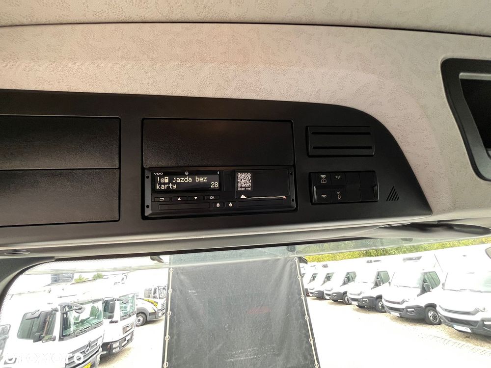 Mercedes-Benz ACTROS - 13