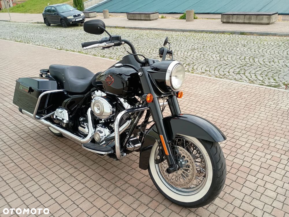 Harley-Davidson Touring Road King - 13