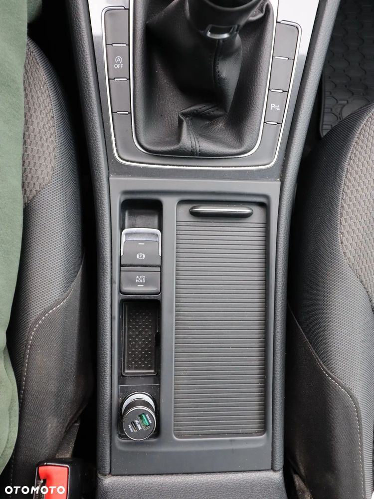 Volkswagen Golf - 13