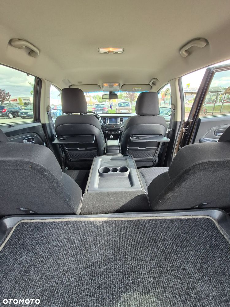 Kia Carens 1.6 GDI L 7os EU6 - 11