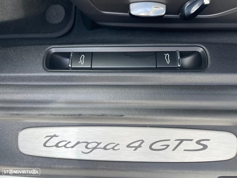 Porsche 911 (991) Targa 4 GTS PDK - 33
