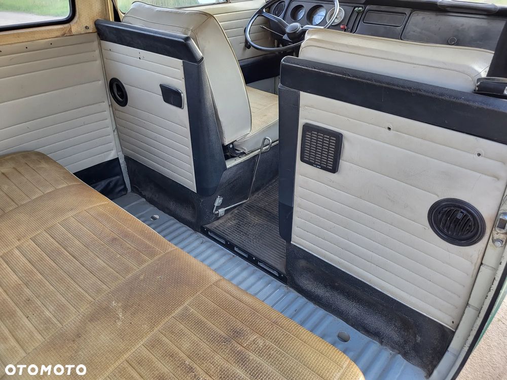 Volkswagen Transporter - 11