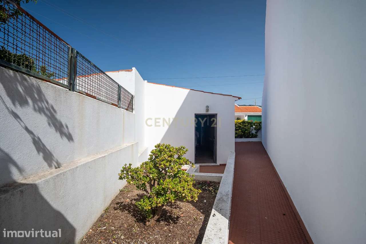 Moradia em Manique de cima, T3+1 com vista panorâmica, anexo e garagem - Grande imagem: 4/56