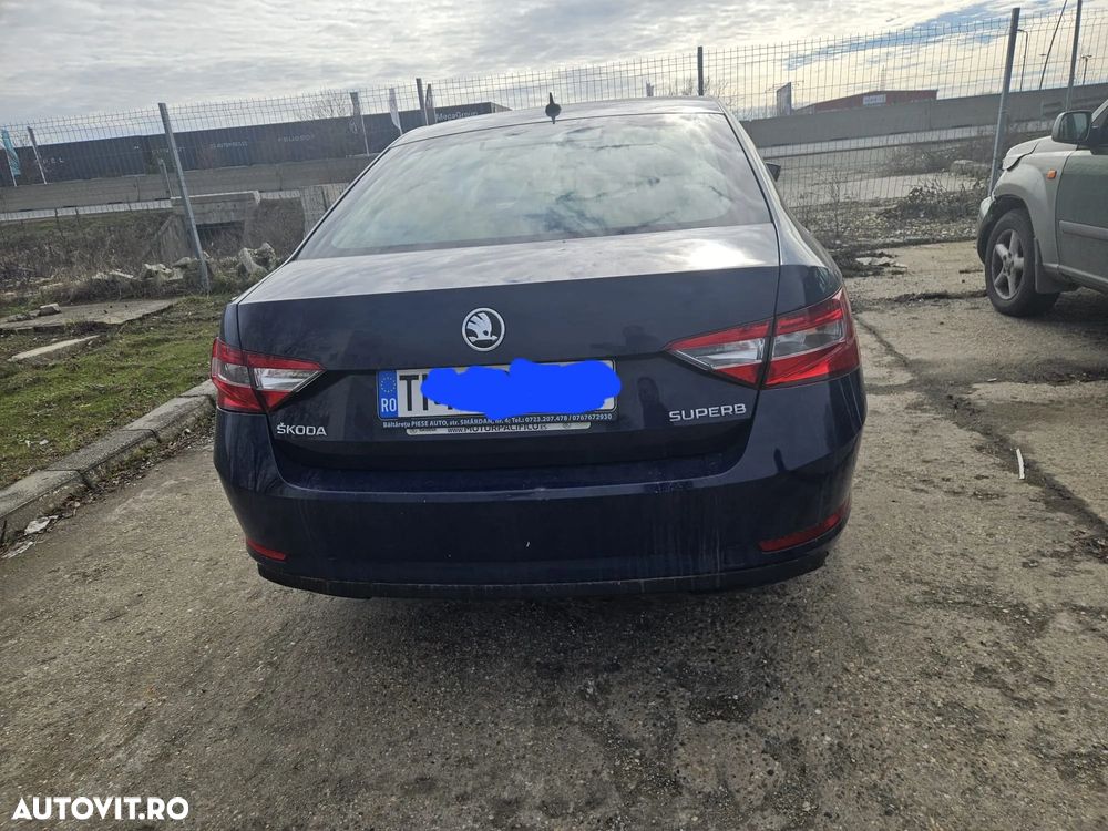 Skoda Superb 2.0 TDI Active - 8