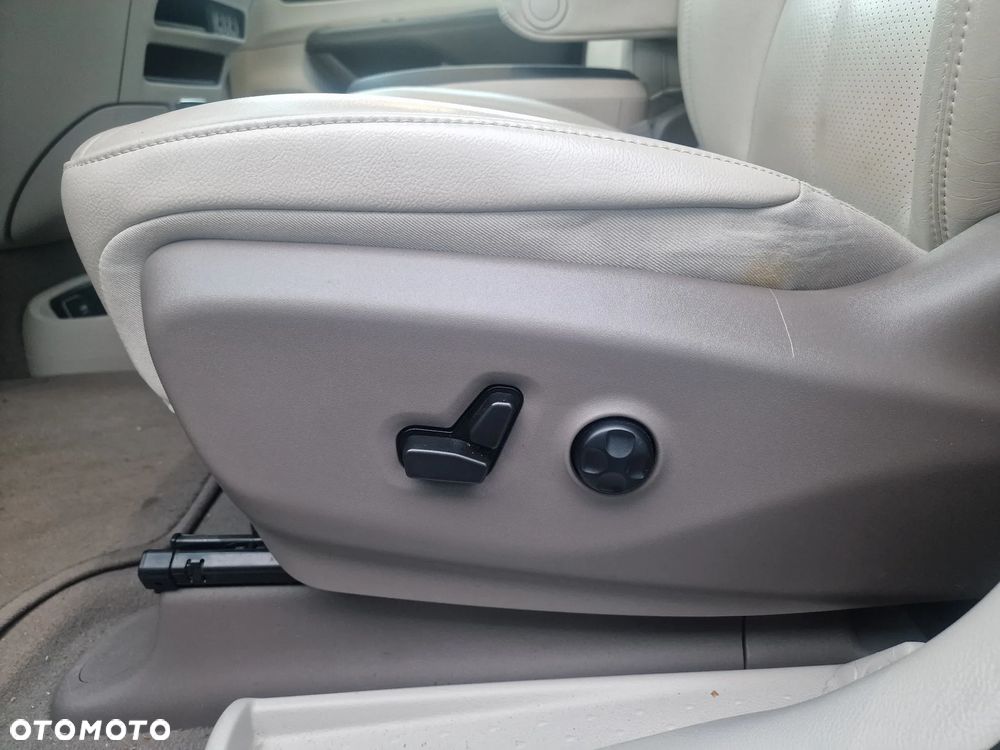 Chrysler Pacifica - 17