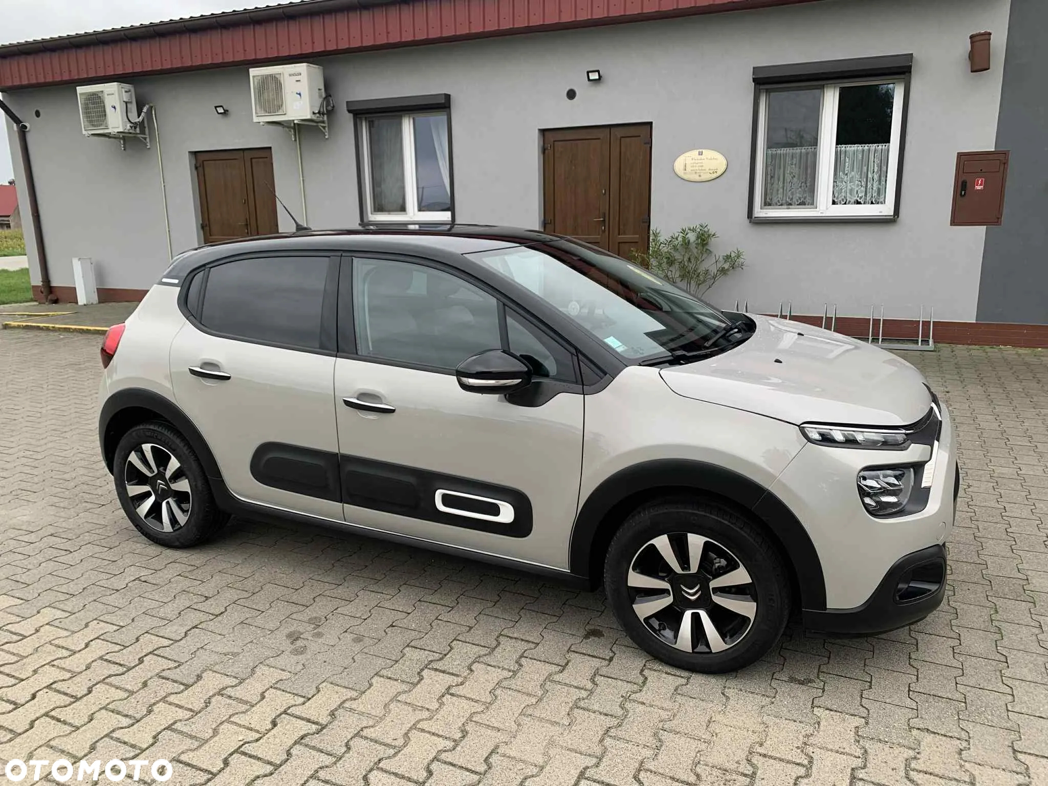 Citroën C3 Pure Tech 82 SHINE - 3