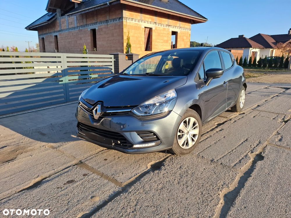 Renault Clio 1.2 16V 75 Limited - 13