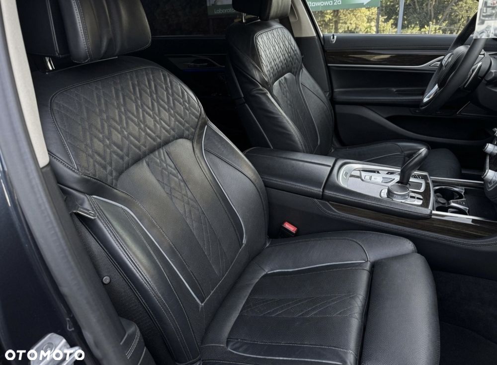 BMW Seria 7 740Li - 15