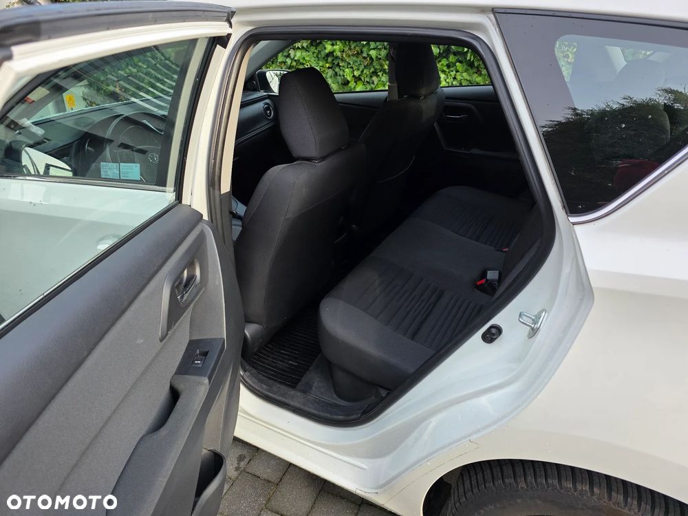 Toyota Auris Hybrid 135 Comfort - 9