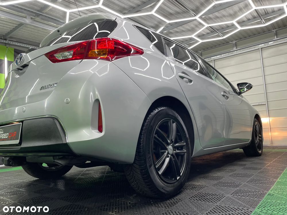 Toyota Auris - 1