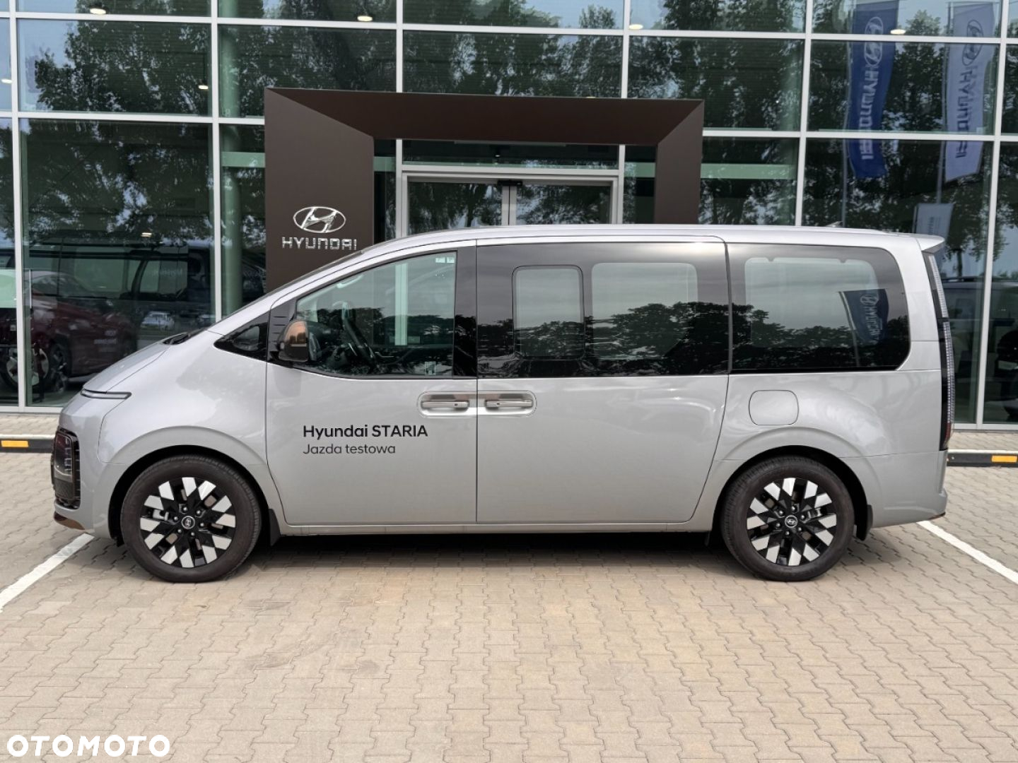 Hyundai Staria - 2