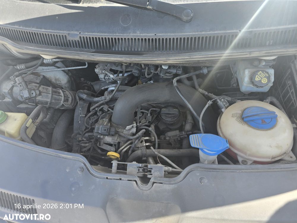 Volkswagen Caravelle - 6