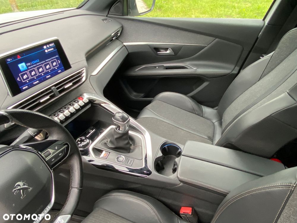 Peugeot 3008 BlueHDi 130 Stop & Start EAT8 Allure Business-Paket - 38