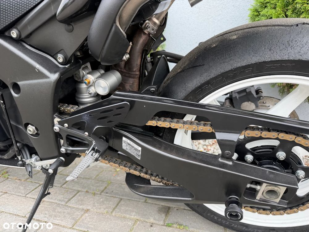 Yamaha R1 - 31