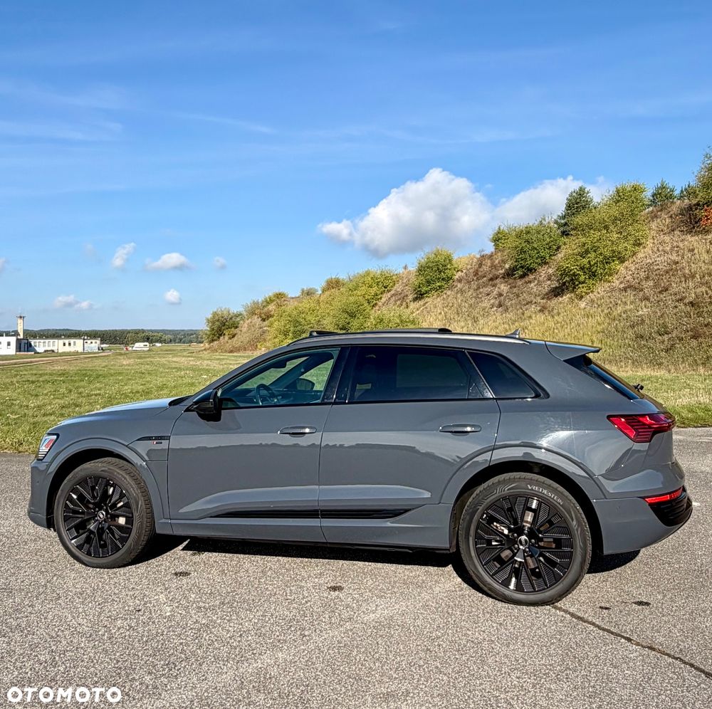 Audi Q8 e-tron 50 quattro S line - 11