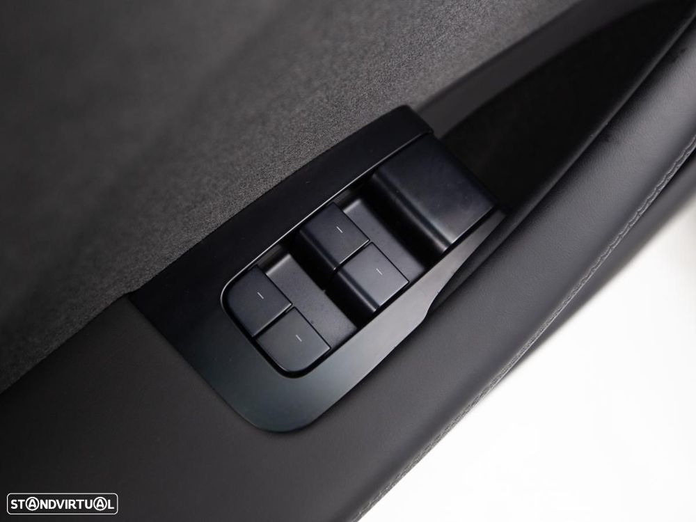 Tesla Model 3 RWD RWD - 17