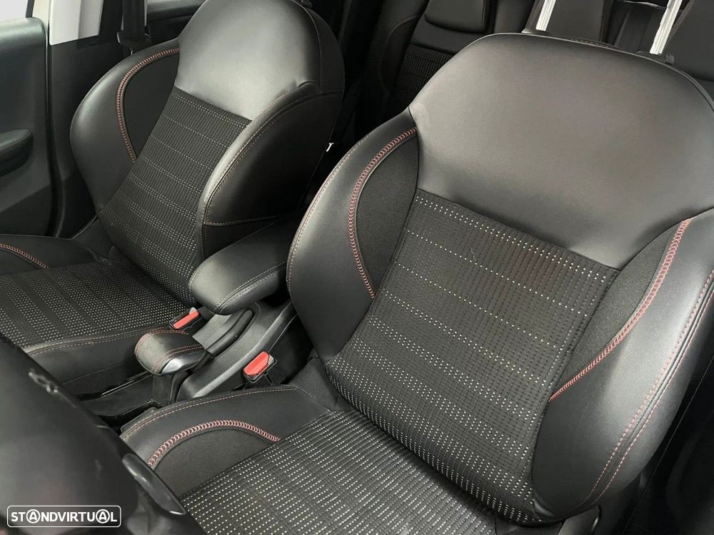 Peugeot 2008 - 11