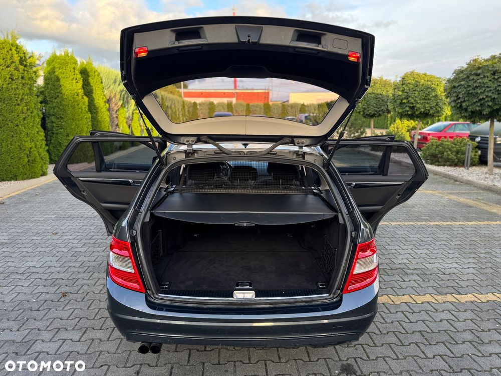 Mercedes-Benz Klasa C 200 CDI Elegance - 22