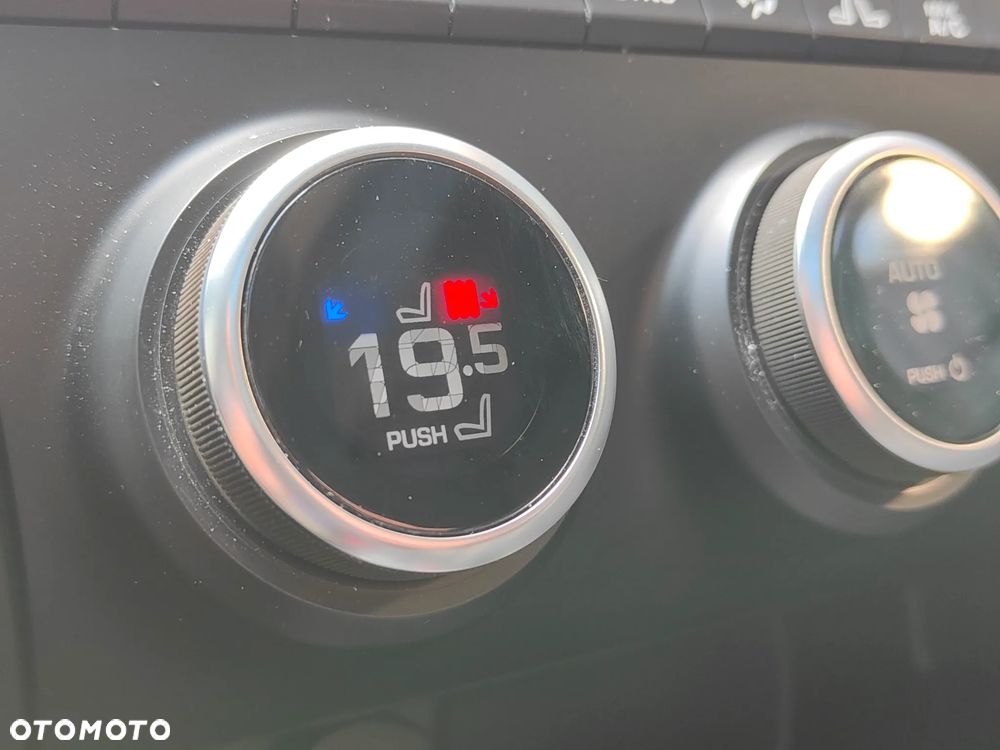 Jaguar E-Pace P300 AWD Sport - 28