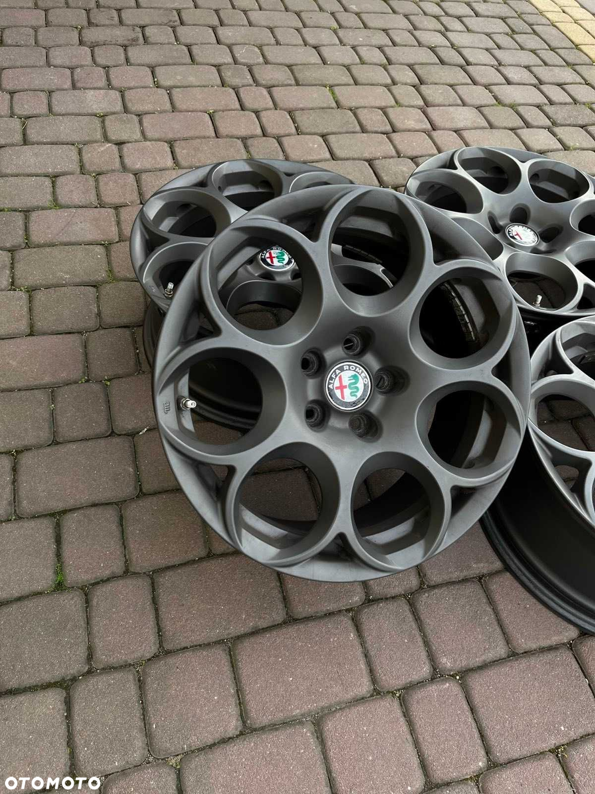 Oryginalne alufelgi Alfa 5x110 17 cali Czujniki JAK NOWE Giulia - 2