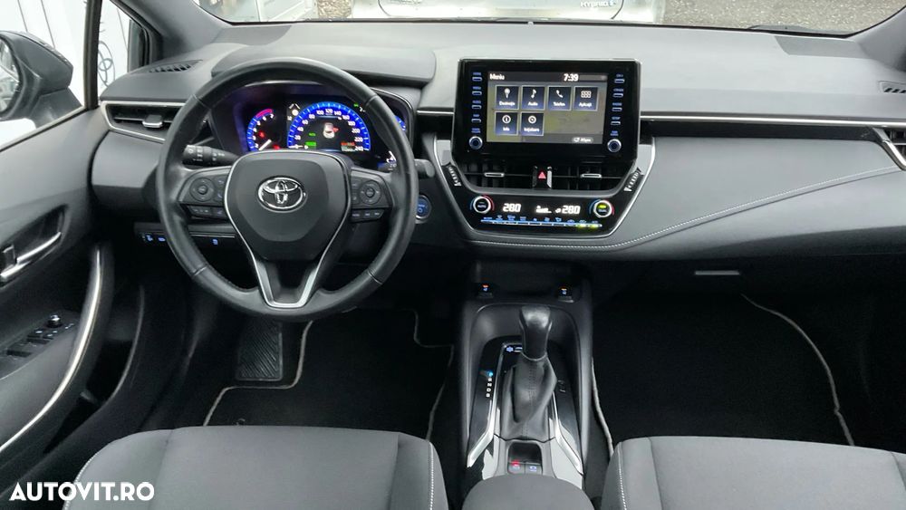 Toyota Corolla Sedan 1.8 HSD Dynamic - 16