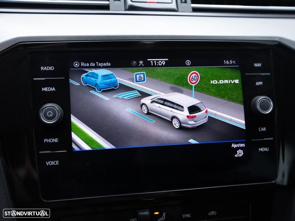 VW Passat Variant 2.0 TDI Business DSG - 26