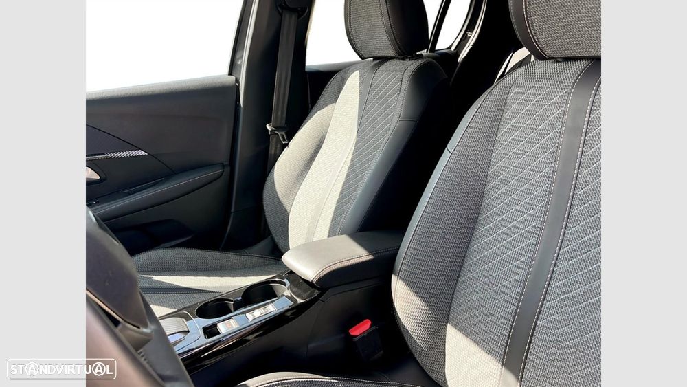 Peugeot 208 1.2 Hybrid Allure e-DCS6 - 13