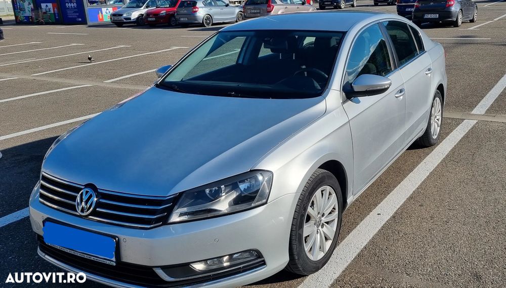 Volkswagen Passat - 1