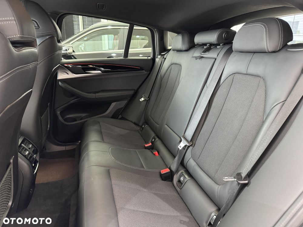 BMW X4 xDrive30i xLine sport - 13