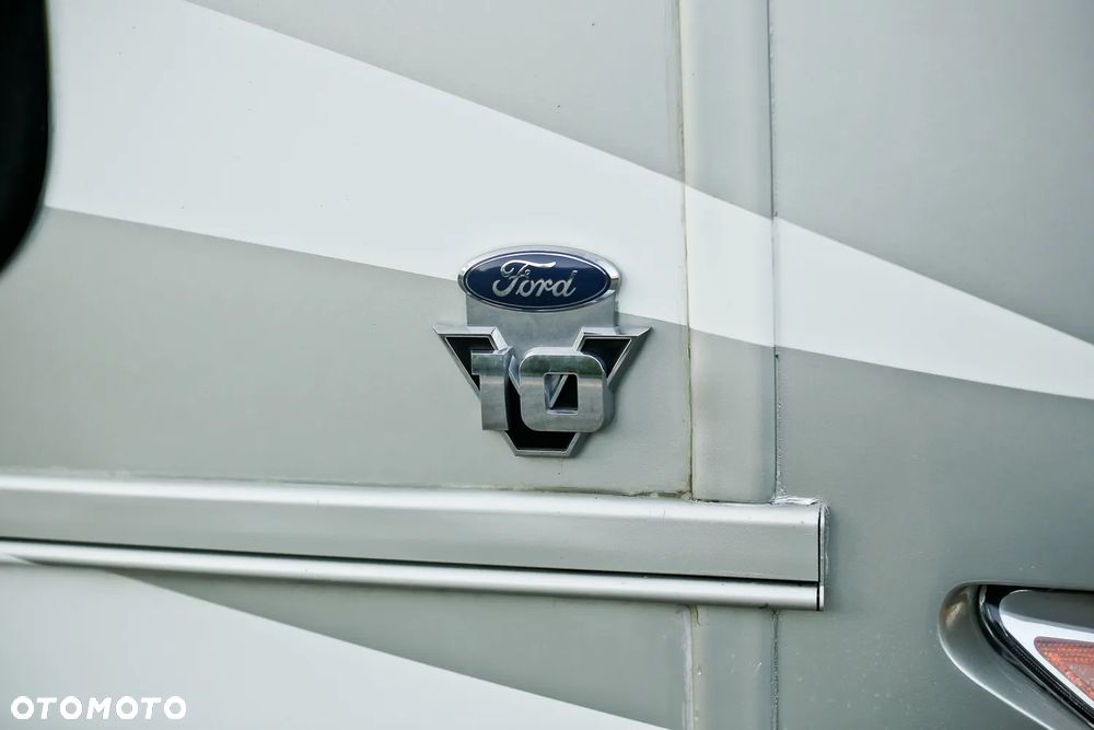 Ford F53 Tiffin - 14