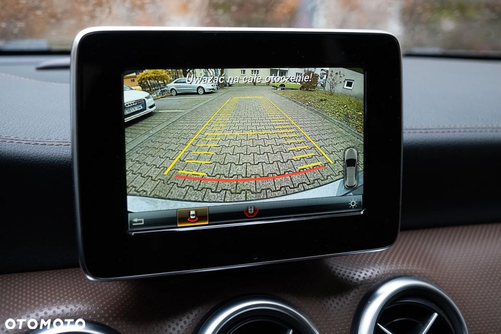 Mercedes-Benz Klasa A 180 7G-DCT Urban - 23