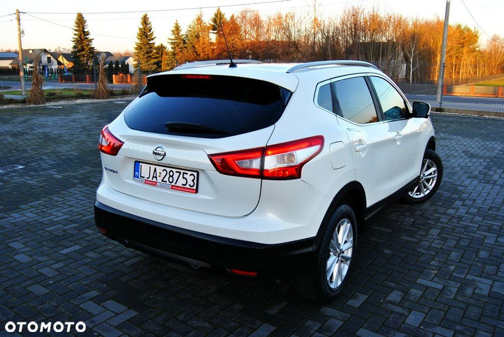 Nissan Qashqai 1.5 dCi TEKNA - 4