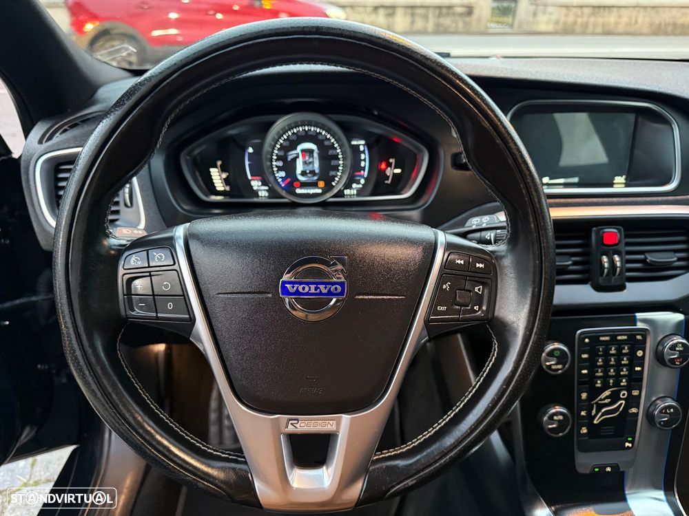 Volvo V40 D2 R Design - 26