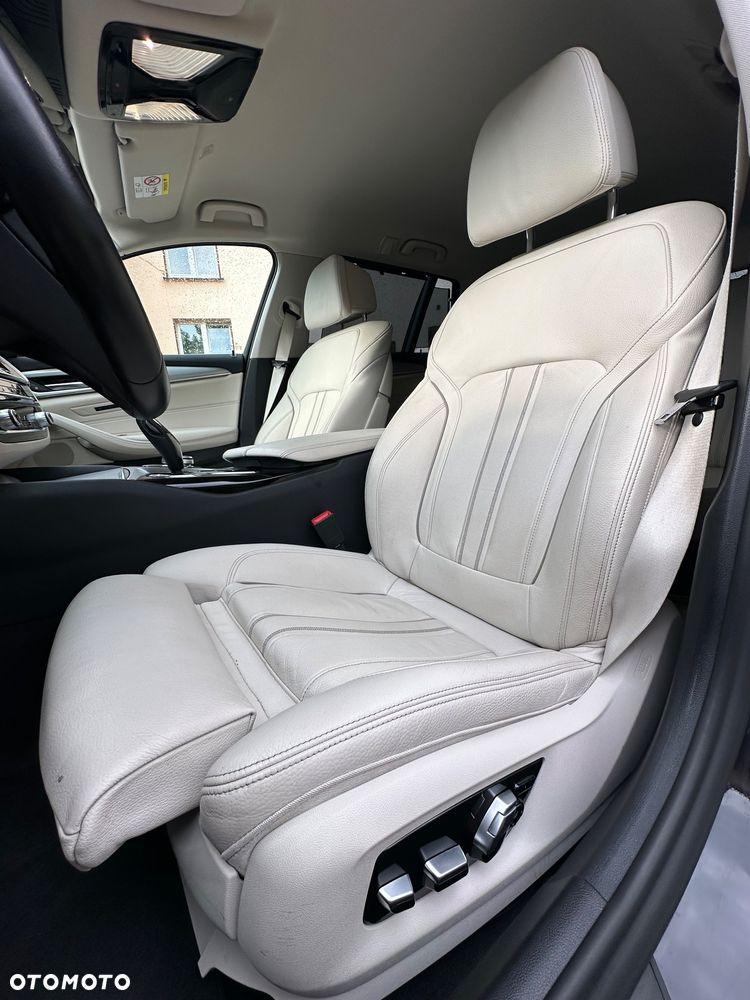 BMW Seria 5 520d Luxury Line sport - 8