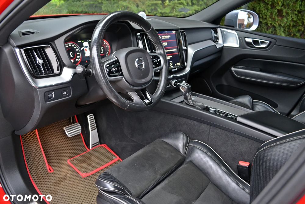 Volvo XC 60 T5 AWD R-Design - 10