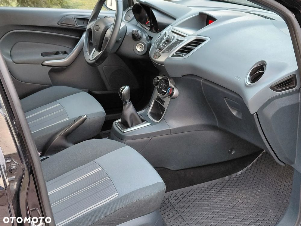 Ford Fiesta 1.4 Champions Edition - 3