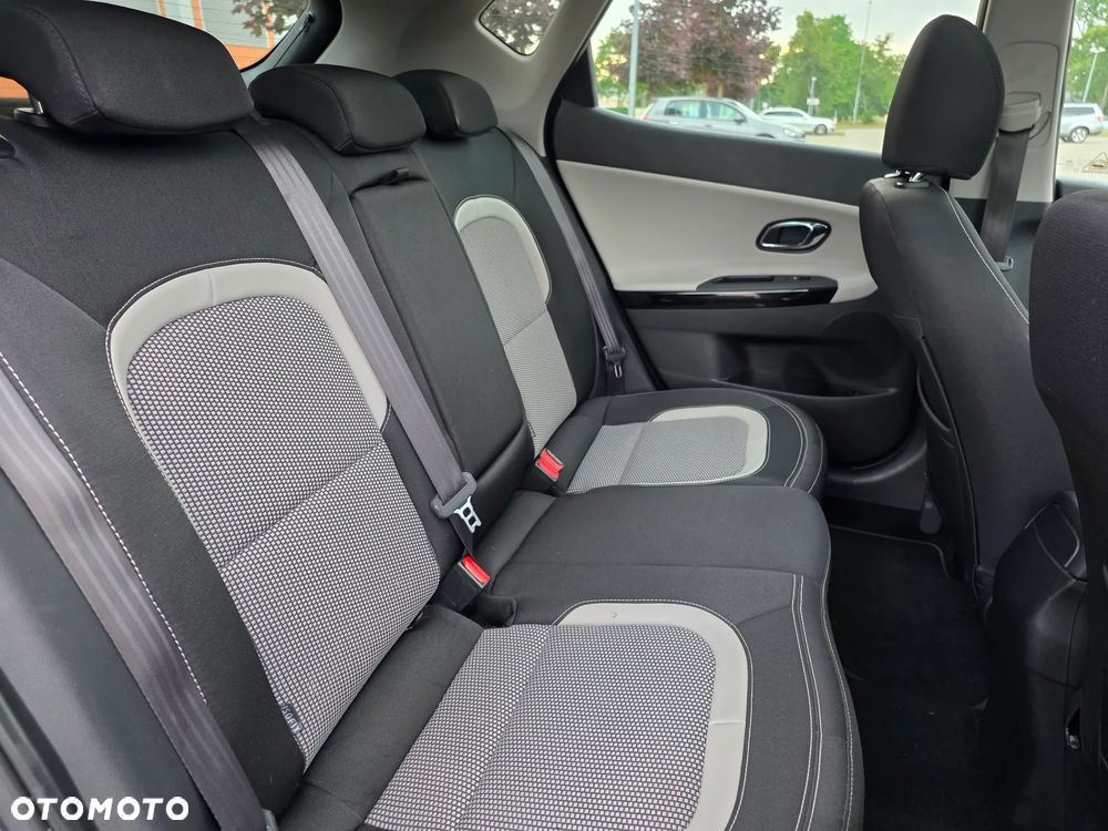 Kia Ceed - 12