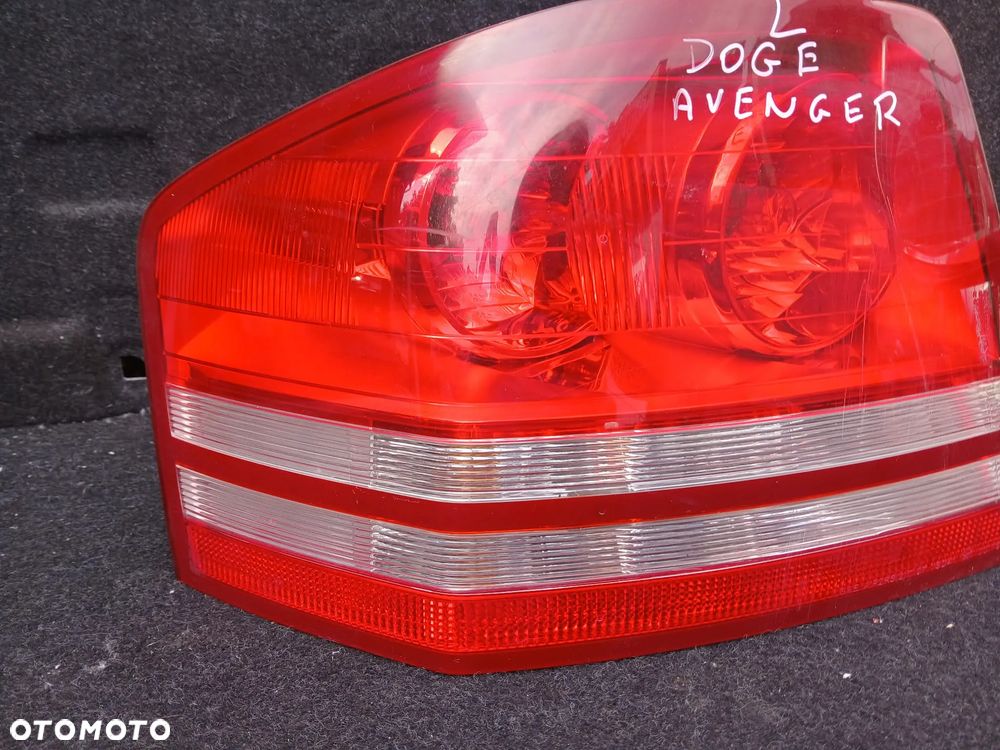 Dodge Avenger lampa tylna lewa - 2
