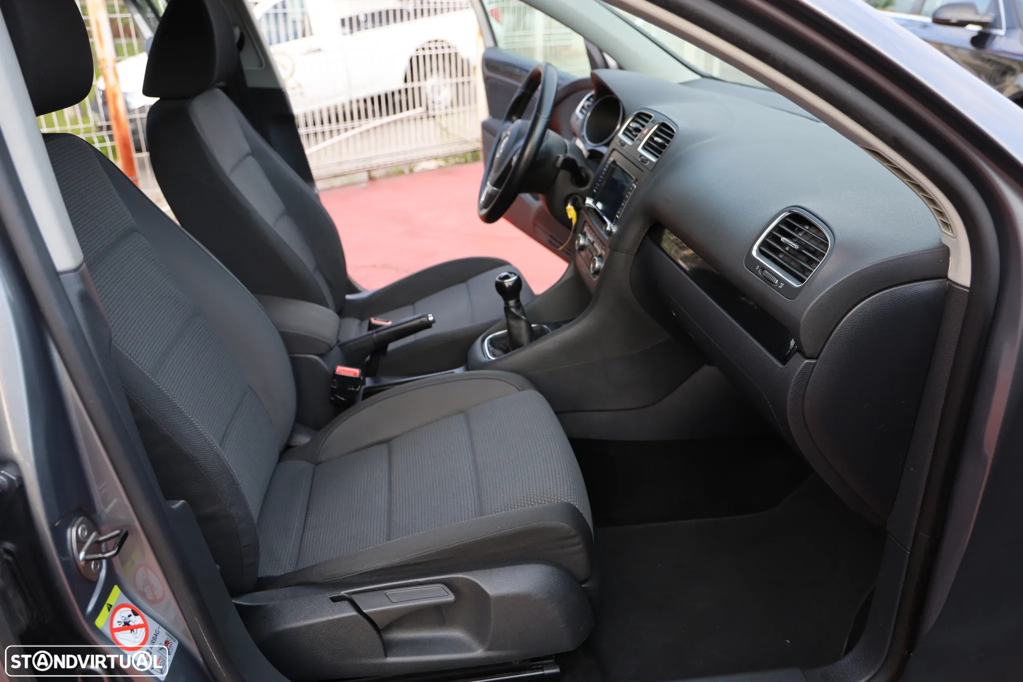VW Golf 2.0 TDi Confortline - 22