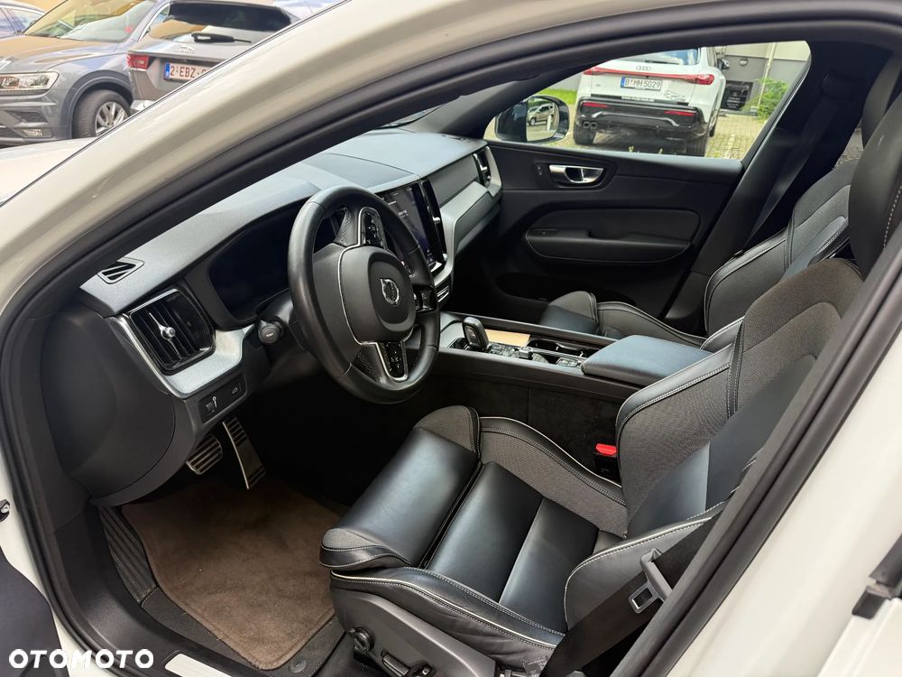 Volvo XC 60 B4 B R-Design - 23