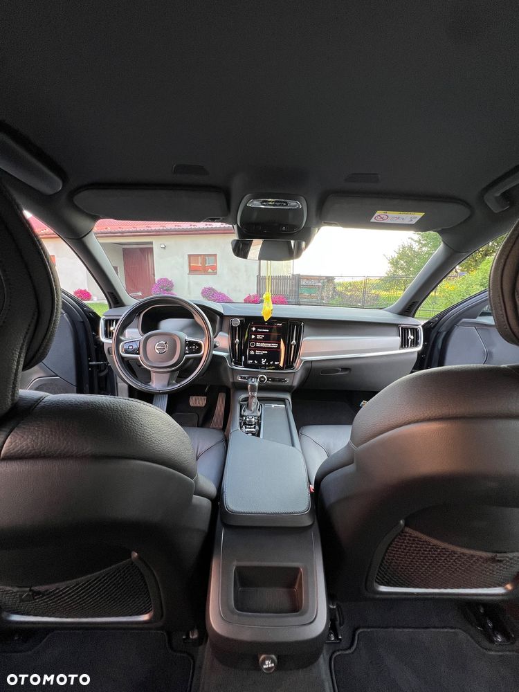 Volvo V90 D3 Geartronic Momentum Pro - 25