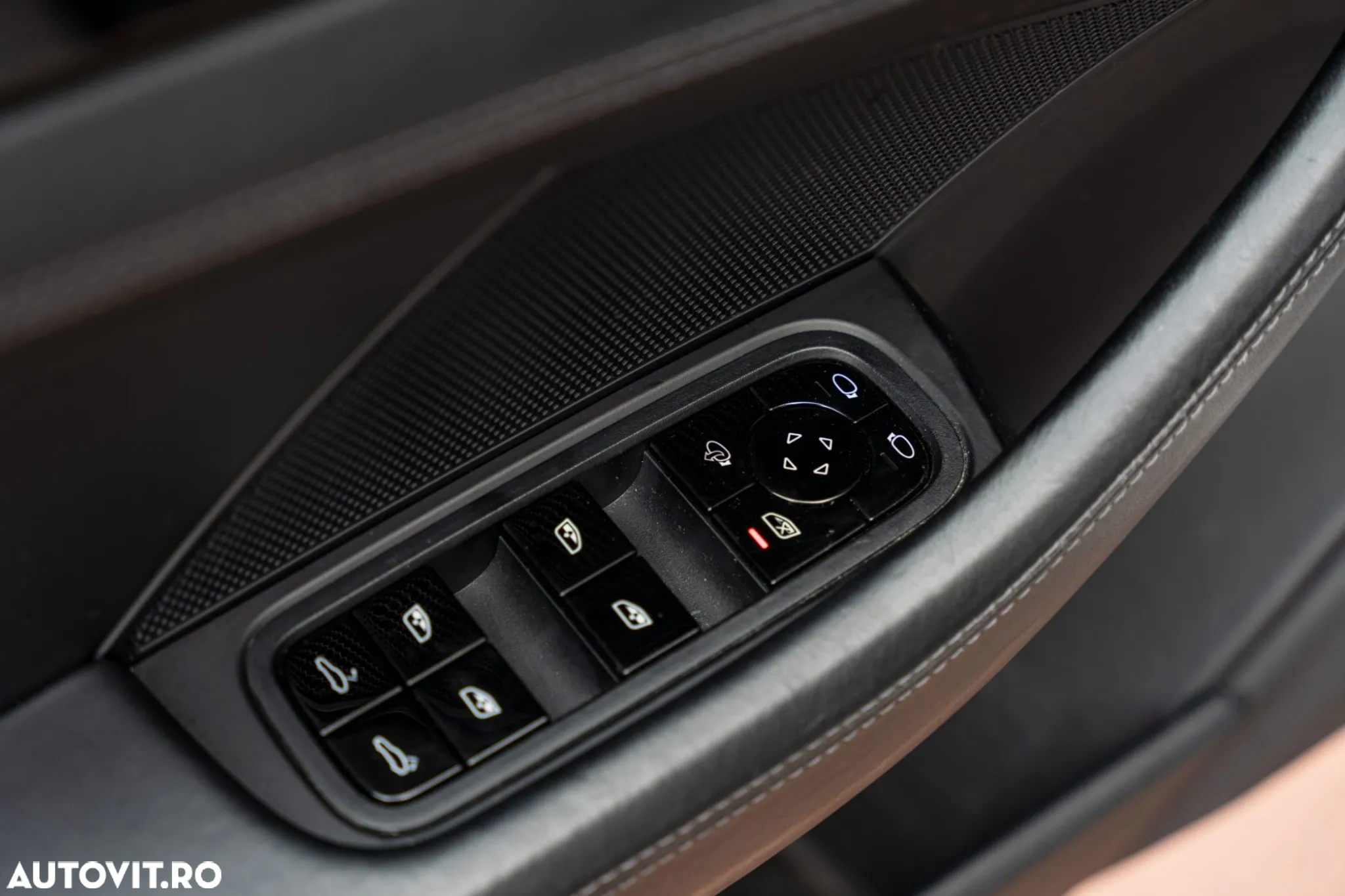 Porsche Panamera 4S - 39