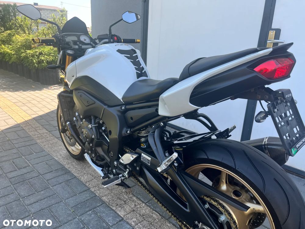 Yamaha FZ8 - 12